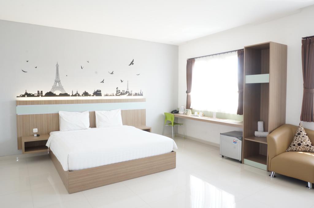Rumah Cassa Guest House 수라바야 외부 사진