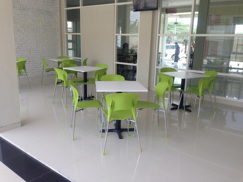 Rumah Cassa Guest House 수라바야 외부 사진