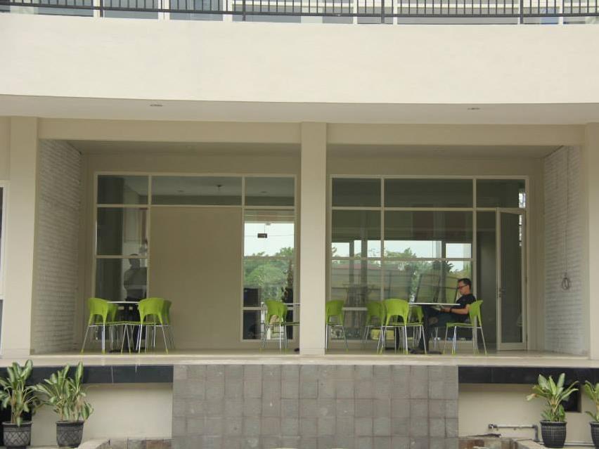 Rumah Cassa Guest House 수라바야 외부 사진