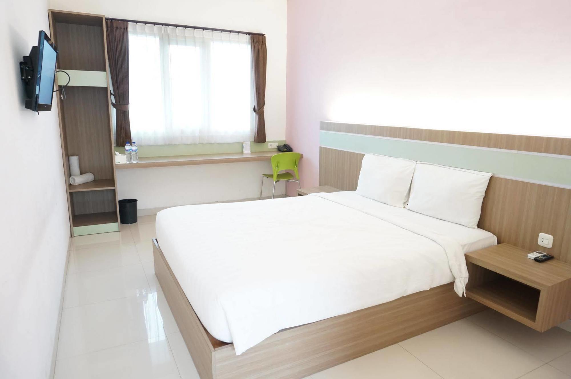 Rumah Cassa Guest House 수라바야 외부 사진