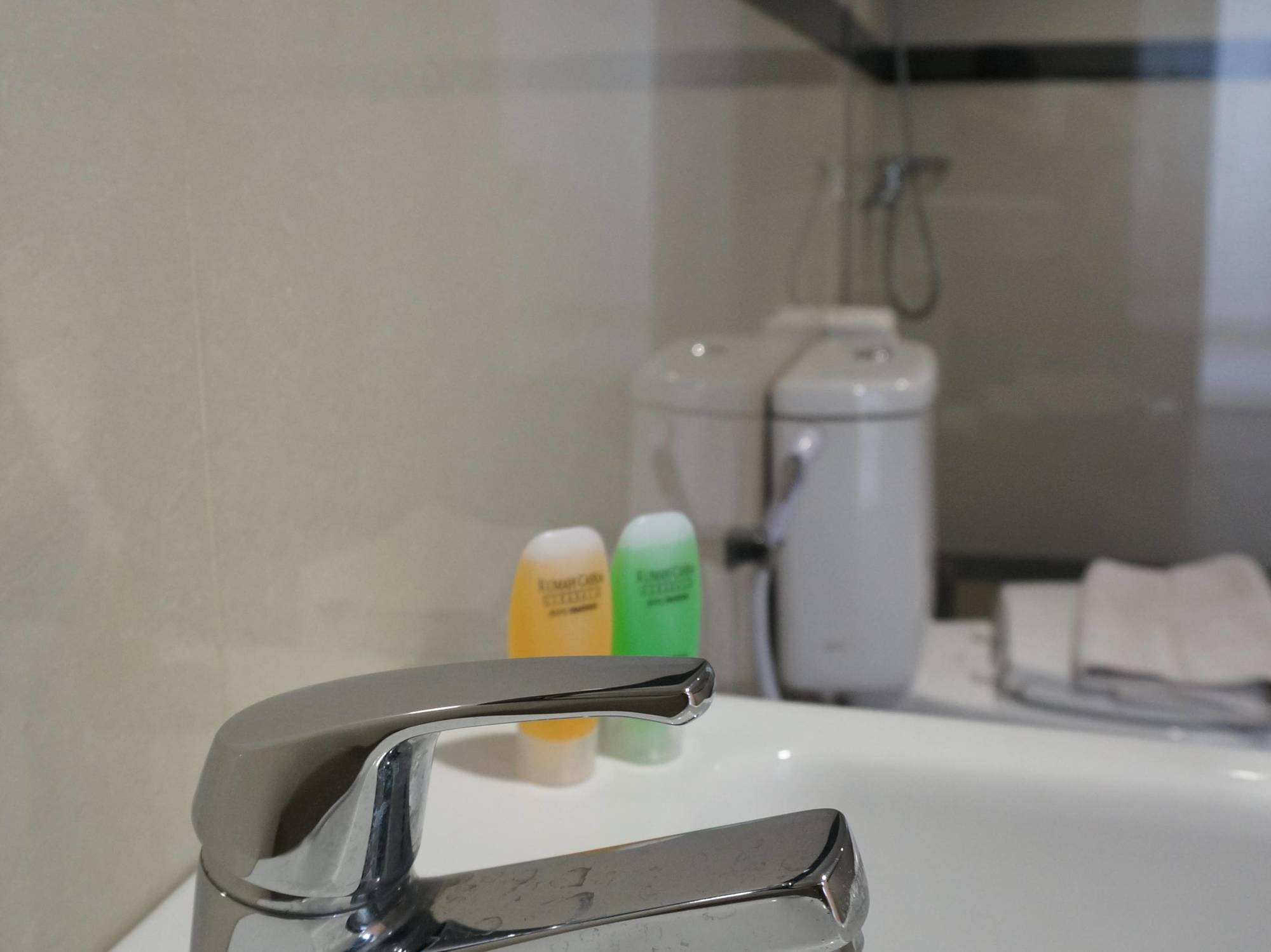 Rumah Cassa Guest House 수라바야 외부 사진