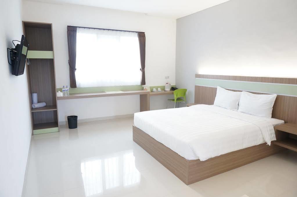 Rumah Cassa Guest House 수라바야 외부 사진